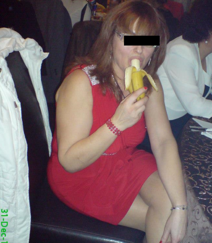 „SEXY” PE FACEBOOK. Cum s-a pozat o femeie de 53 de ani din Giurgiu?!... 2 article_428470_2.jpg