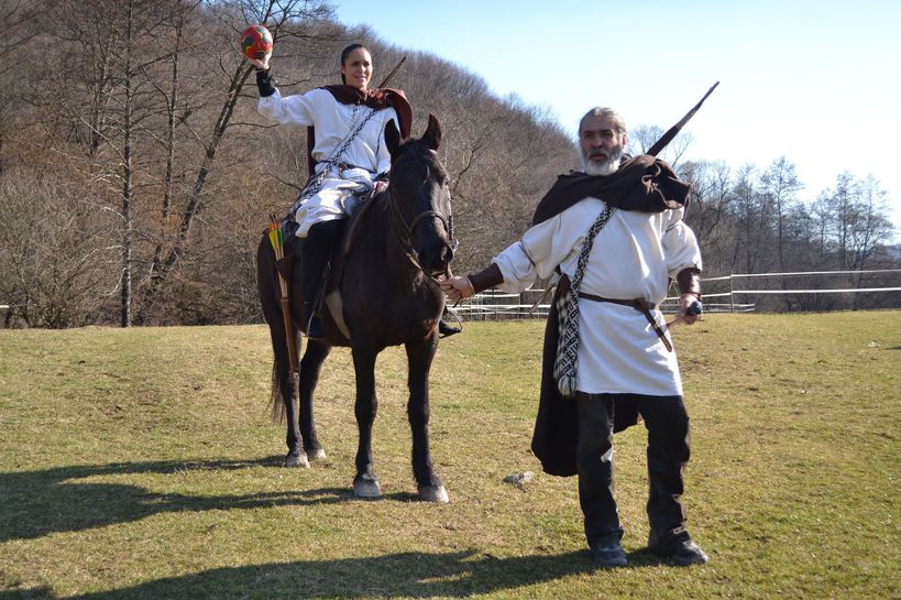 POZE DE SENZAȚIE. Aurelia Brădeanu, cum n-aţi mai văzut-o până acum!!! 2 article_429355_2.jpg