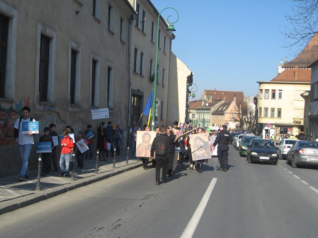 BRAȘOV. Marșul pentru Viaţă i-a deranjat pe unii 32 article_429807_15.jpg