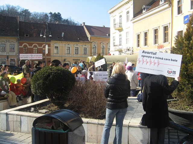 BRAȘOV. Marșul pentru Viaţă i-a deranjat pe unii 19 article_429807_2.jpg