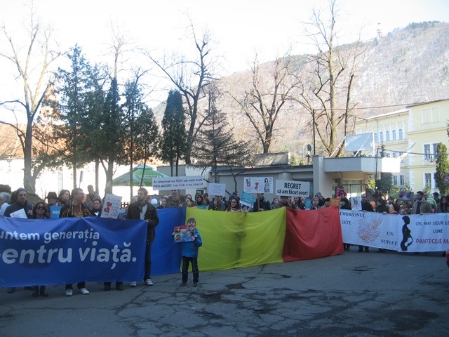 BRAȘOV. Marșul pentru Viaţă i-a deranjat pe unii 5 article_429807_22.jpg