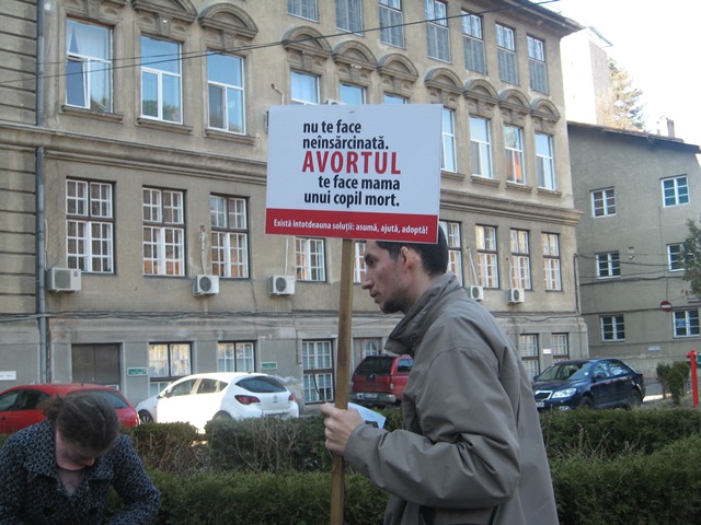 BRAȘOV. Marșul pentru Viaţă i-a deranjat pe unii 11 article_429807_28.jpg