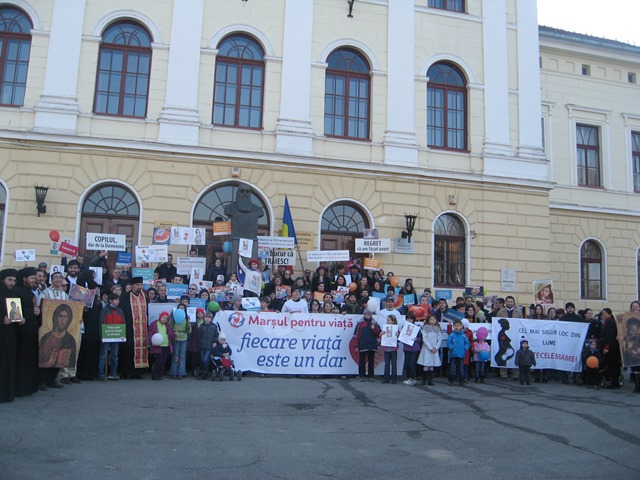 BRAȘOV. Marșul pentru Viaţă i-a deranjat pe unii 15 article_429807_32.jpg