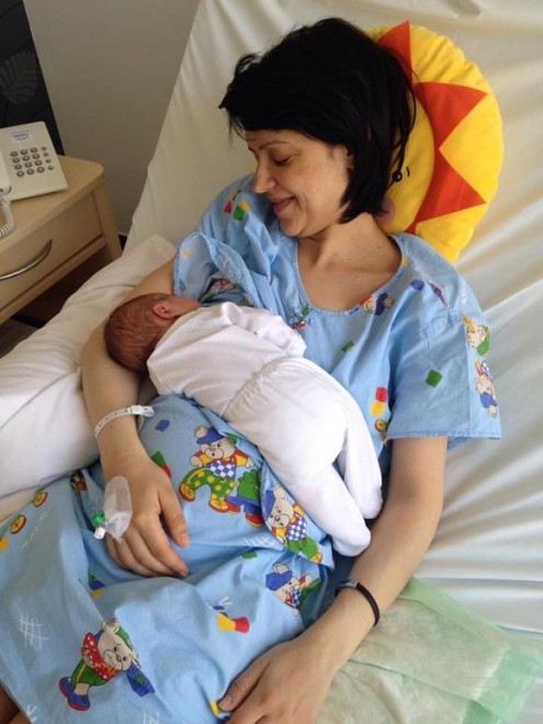 UAU. Raluca Arvat e mămică!!! Primele imagini cu bebelușul... 2 article_430190_2.jpg