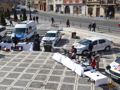BRAȘOV. Ziua Poliției, aniversată în Piața Sfatului. GALERIE FOTO 2 article_430198_2.jpg