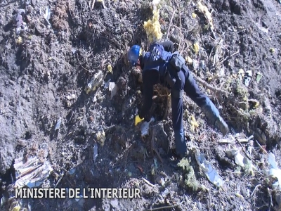 Imagini OFICIALE de la tragedia aviatică în care au murit 150 de oameni 3 article_430420_3.jpg