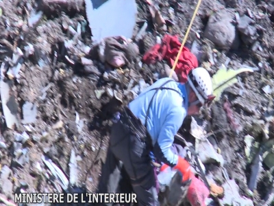 Imagini OFICIALE de la tragedia aviatică în care au murit 150 de oameni 5 article_430420_5.jpg