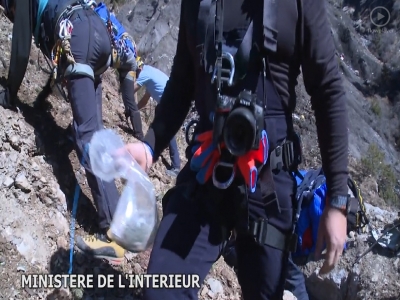 Imagini OFICIALE de la tragedia aviatică în care au murit 150 de oameni 6 article_430420_6.jpg