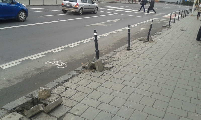 BRAȘOV. Accident pe Bulevardul Iuliu Maniu 2 article_431020_2.jpg