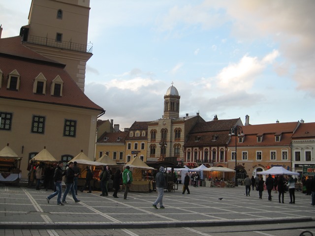 BRAȘOV. Sunteţi așteptaţi în „Grădina germană” 33 article_431544_15.jpg