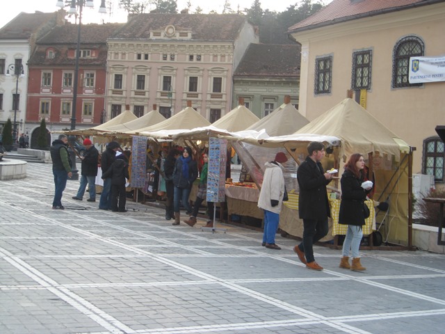 BRAȘOV. Sunteţi așteptaţi în „Grădina germană” 6 article_431544_24.jpg