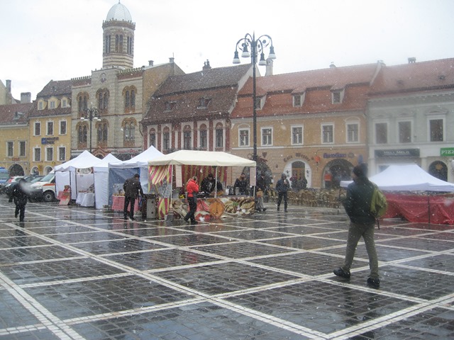 BRAȘOV. Sunteţi așteptaţi în „Grădina germană” 13 article_431544_31.jpg