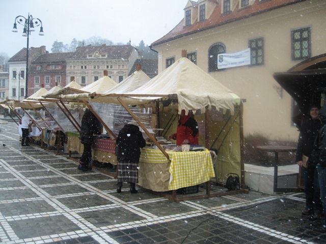 BRAȘOV. Sunteţi așteptaţi în „Grădina germană” 14 article_431544_32.jpg