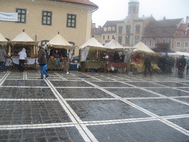 BRAȘOV. Sunteţi așteptaţi în „Grădina germană” 15 article_431544_33.jpg