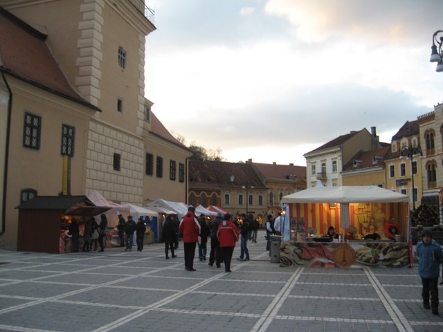 BRAȘOV. Sunteţi așteptaţi în „Grădina germană” 22 article_431544_4.jpg