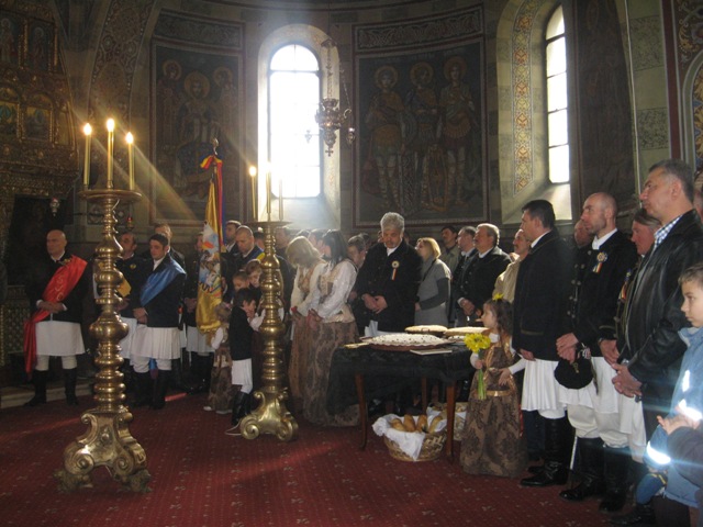 BRAȘOV. Parastas cu mustrări pentru junii în haine „nemțești” 7 article_431653_6.jpg