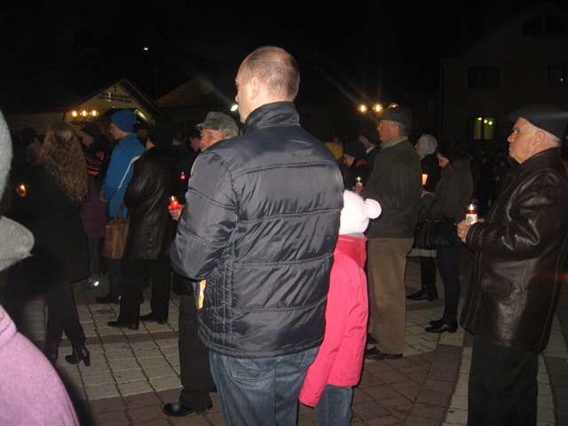 BRAȘOVENII au luat lumină de la Ierusalim - Galerie foto 6 article_432458_13.jpg