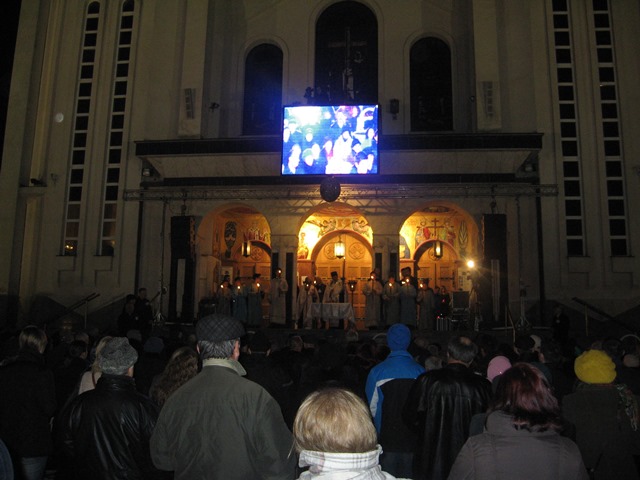 BRAȘOVENII au luat lumină de la Ierusalim - Galerie foto 5 article_432458_14.jpg