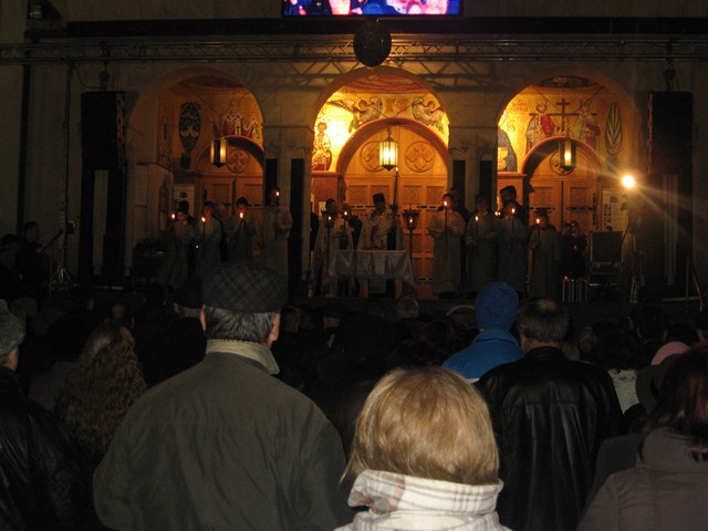 BRAȘOVENII au luat lumină de la Ierusalim - Galerie foto 4 article_432458_15.jpg