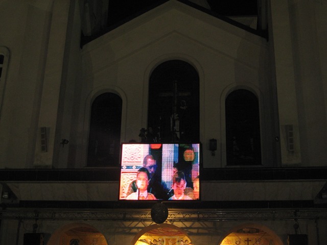 BRAȘOVENII au luat lumină de la Ierusalim - Galerie foto 3 article_432458_16.jpg