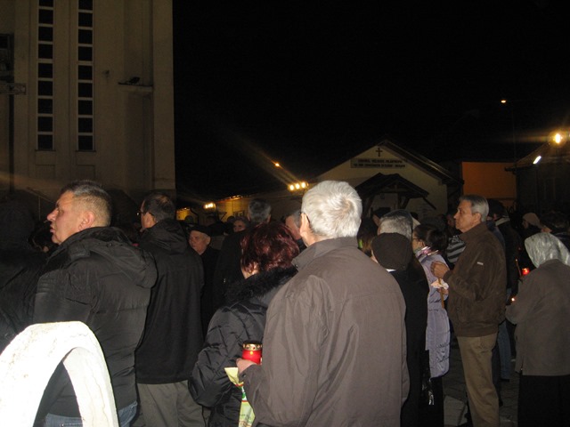BRAȘOVENII au luat lumină de la Ierusalim - Galerie foto 12 article_432458_5.jpg