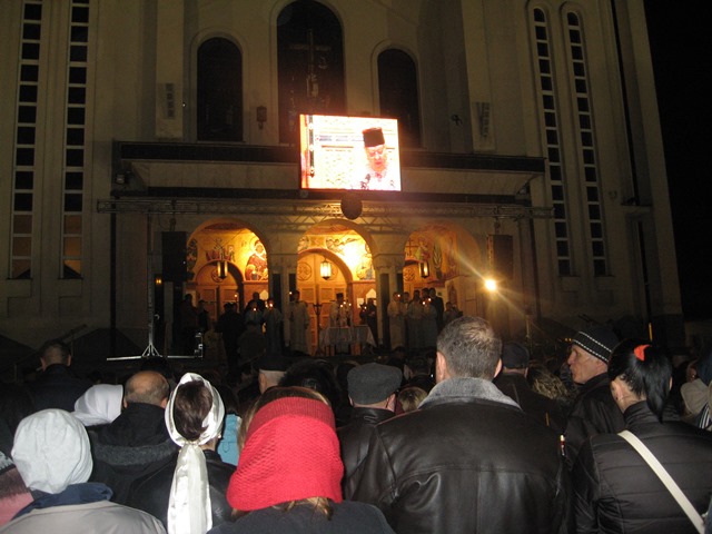 BRAȘOVENII au luat lumină de la Ierusalim - Galerie foto 11 article_432458_7.jpg