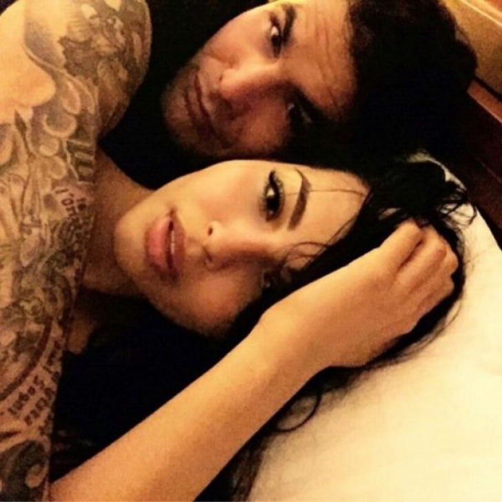 TANDREȚURI. Adi Mutu, scene „hot” cu iubita sa!!! Ea e goală!!!... 3 article_432506_3.jpg
