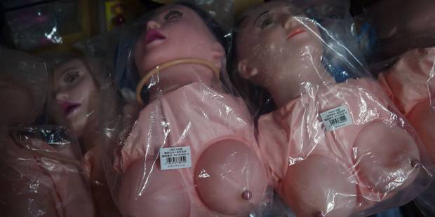 DECÂT PROSTITUATE... Sex cu „156” pentru chinezii avuţi!!! 2 article_433356_2.jpg