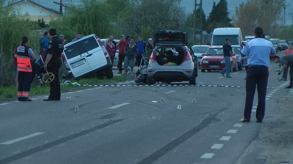 Update. 5 victime în accidentul în care a murit o creatoare de modă! - Foto 4 article_434206_4.jpg