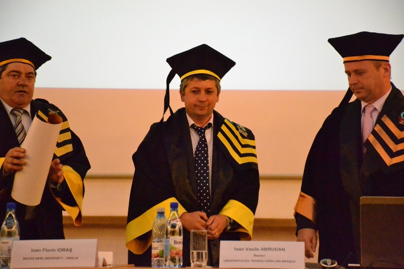 BRAȘOV. Universitatea Transilvania a acordat două titluri DHC 2 article_434229_2.jpg