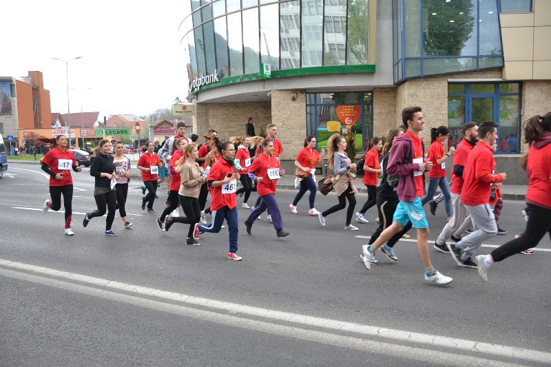 BRAȘOV. Studenții au alergat cot la cot cu profesorii 6 article_434510_6.jpg
