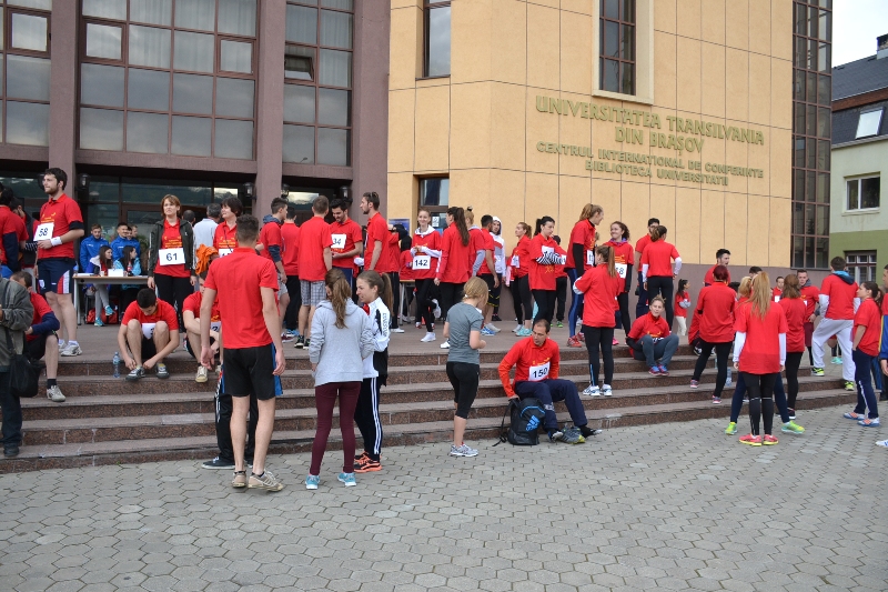 BRAȘOV. Studenții au alergat cot la cot cu profesorii 5 article_434510_7.jpg