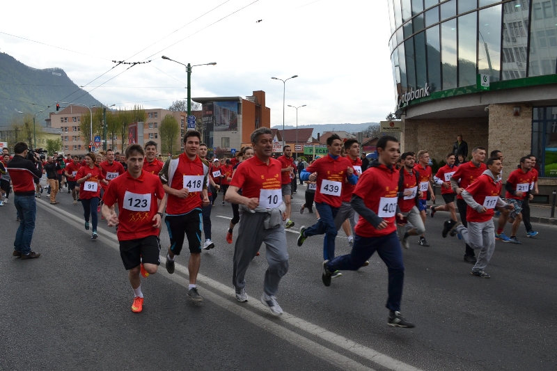 BRAȘOV. Studenții au alergat cot la cot cu profesorii 4 article_434510_8.jpg
