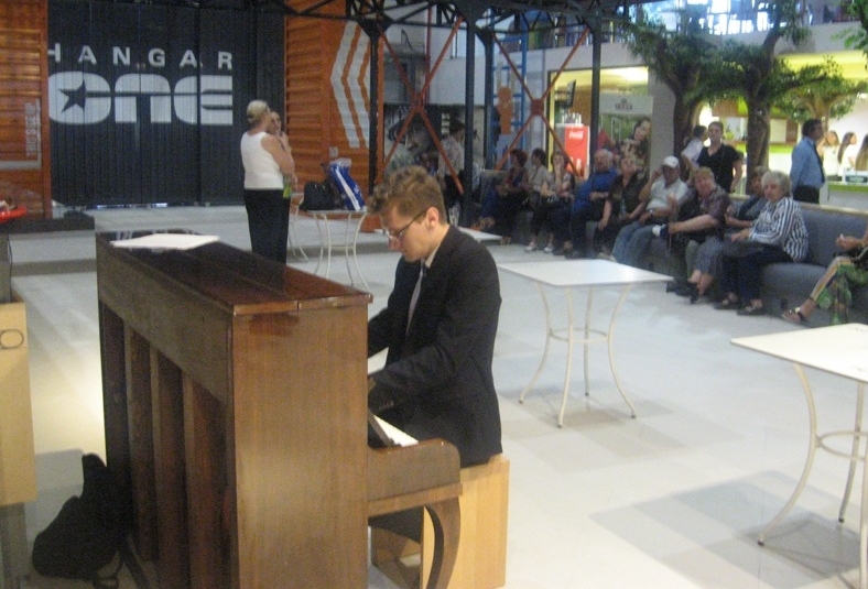 BRAŞOV. Concertul lui André Rieu va fi „bisat” 3 img-1184.jpg