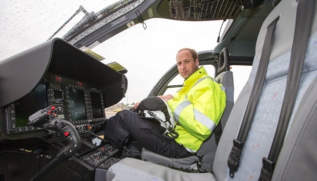EXEMPLU! Prinţul William, pilot pe un elicopter-ambulanţă 2 williamelicoper1.jpg