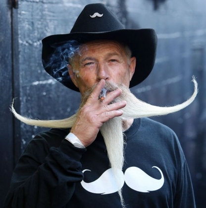 Femei cu barbă, în competiţie cu bărbaţii! Galerie foto! 3 barbi2_191645.jpg