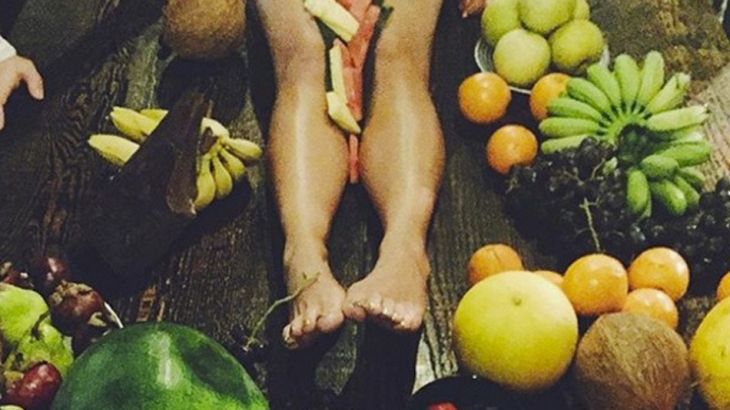 femei goale 1_192554.jpg