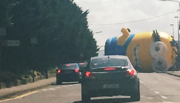 inflatable-minion-despicable-me-loose-traffic-ireland-7.jpg