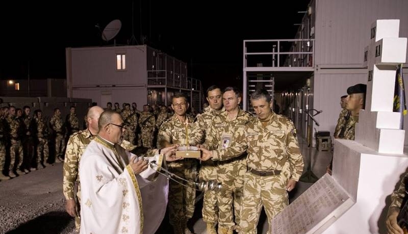 Monument pentru militarii români căzuți în Irak și Afganistan 3 slujbamonumenteroimilitariiraksiafganistan.jpg