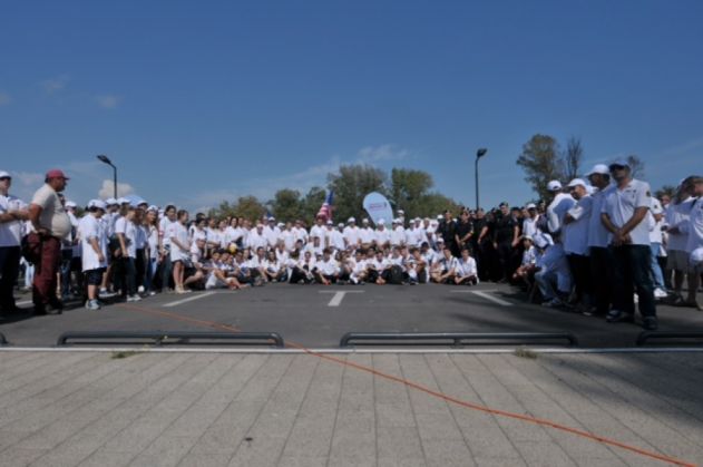 Americanii au curăţat plaja din Mamaia 2 CoastalCleanup2015Participants_194836.jpg