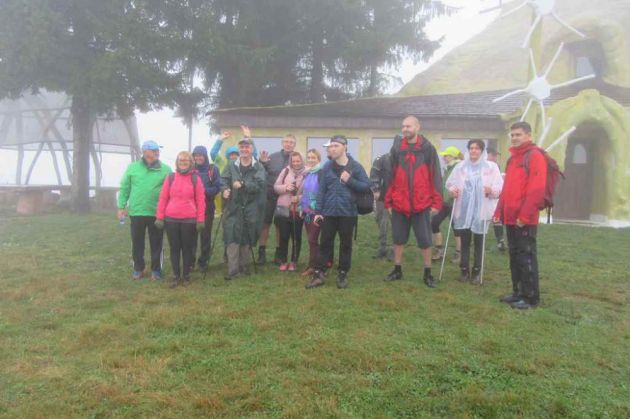 Mai mulţi bolnavi şi medici au urcat 13 kilometri pe munte! 5 Muntele Sperantei_foto 6_195015.jpg