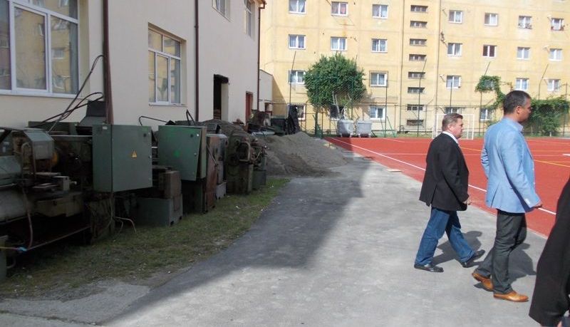 BRAŞOV. Primăria Râşnov e decisă să încheie reabilitarea Liceului Tehnologic 2 deschiderelaboratoareliceu25.jpg