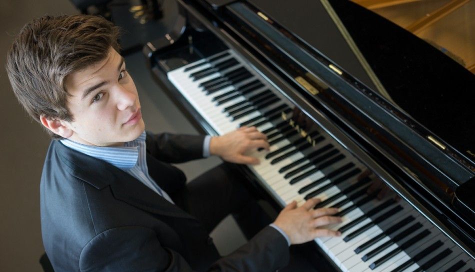 BRAŞOV. De la Festivalul Enescu la Sala Patria 2 nicolas-bourdonclepianist.jpeg