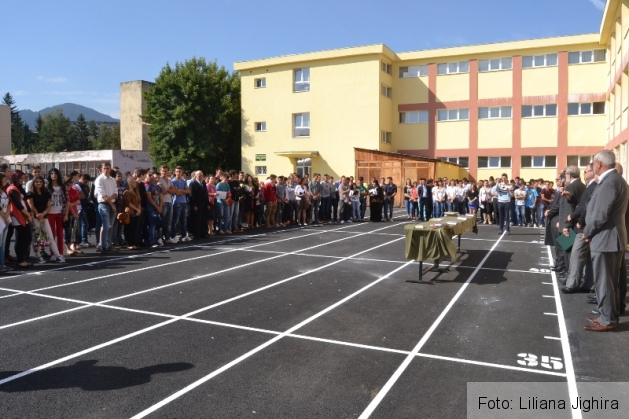 prima zi de scoala Liceul tehnologic silvic sep 08_193864.JP