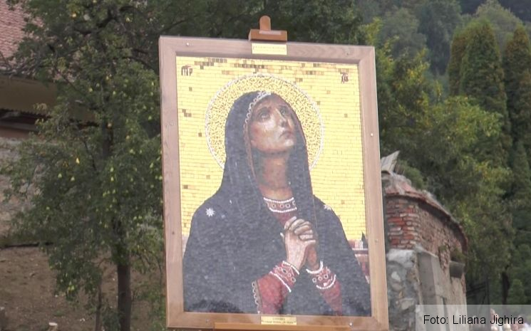 procesiune icoana Sf. Maria (1)_193323.jpg