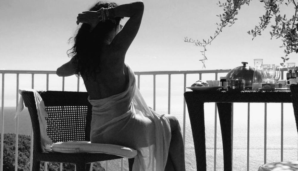 Mihaela Rădulescu, PROVOCATOARE! Cum a pozat-o iubitul ei?! 2 radulescu_3.jpg