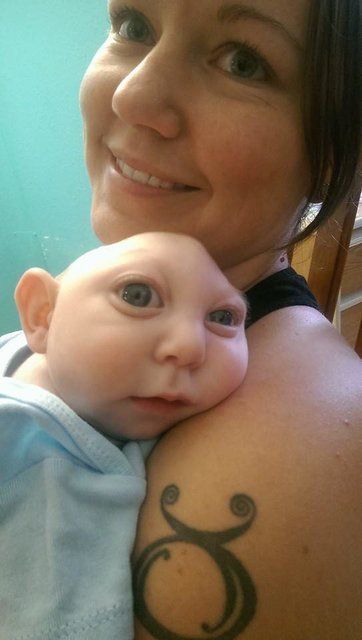 FOTO ȘOC. Copilul care sfidează moartea!!! 3 story1.jpg