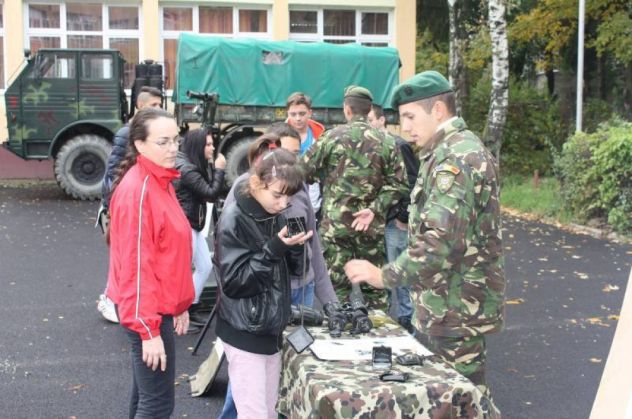 Ziua Armatei in scoli12_196644.jpg