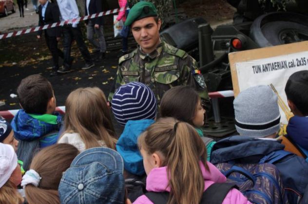 Ziua Armatei in scoli14_196638.jpg