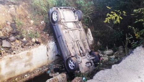 ATENŢIE: CAPCANĂ pe DN 76 (FOTO) 2 masinagroapa.jpg